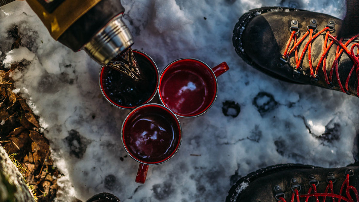 TATONKA Handle Mug 600 - duży kubek ze stali nierdzewnej ze składanymi uchwytami - pojemność: 600 ml